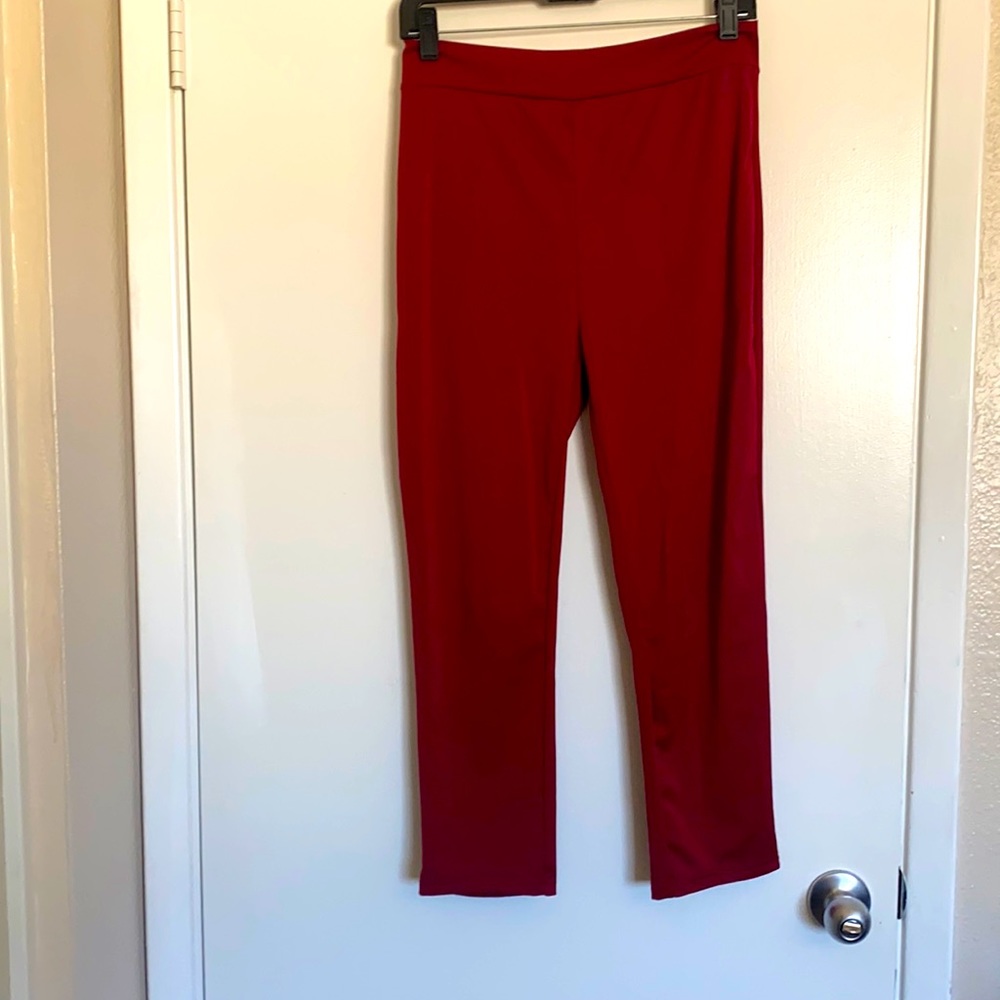 Size M red cigarette pants